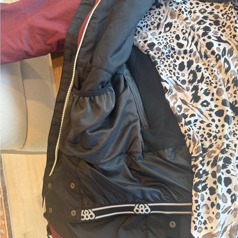 Women's 686 Burgundy Jacket with Animal Print Lining - Picture 4 of 8